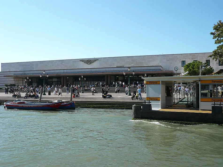 Deposito Bagagli alla Stazione dei treni di Santa Lucia di Venezia