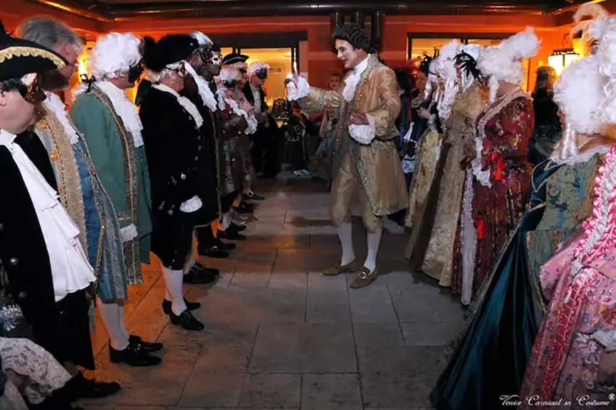 Dança do Chocolate, aula de dança do século XVIII no Splendid Venice Hotel, Carnaval de Veneza
