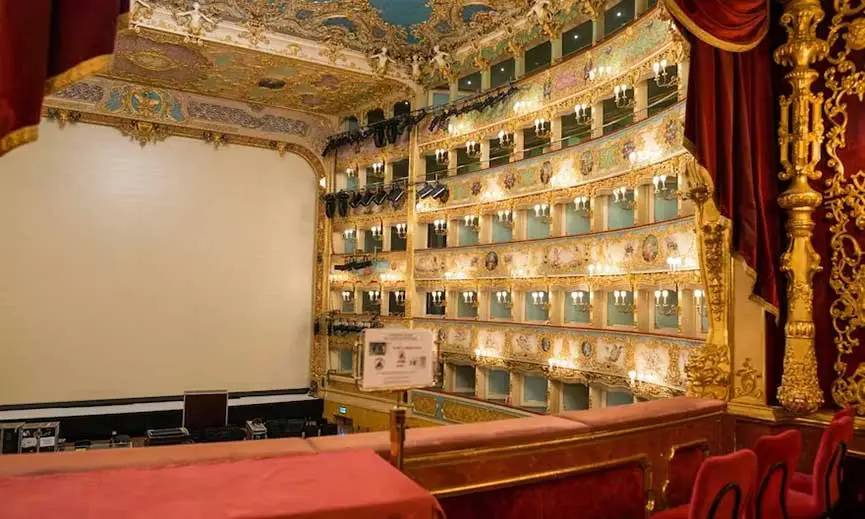 Visite avec un audioguide multilingue du Teatro La Fenice - Venise