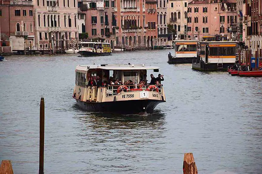Línea 1 de barco vaporetto Venecia
