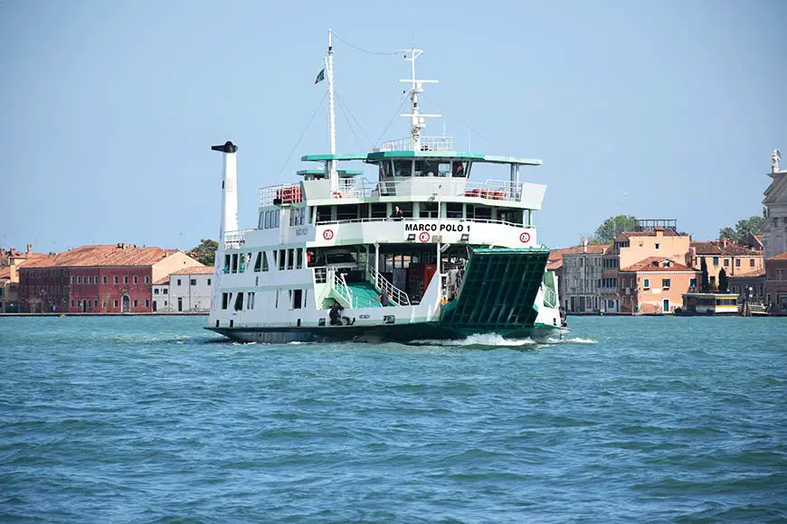 Linha 17 ferry boat (ônibus aquáticos) Actv Veneza