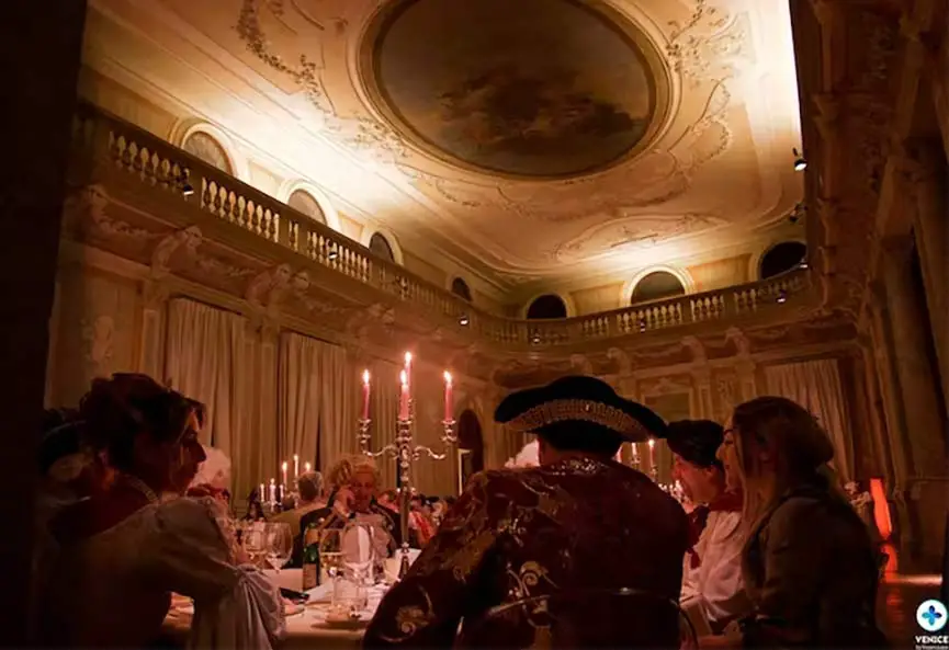 Minuetto dansant avec dîner de gala et soirée au Ridotto de l'Hôtel Monaco & GranCanal du Carnaval de Venise