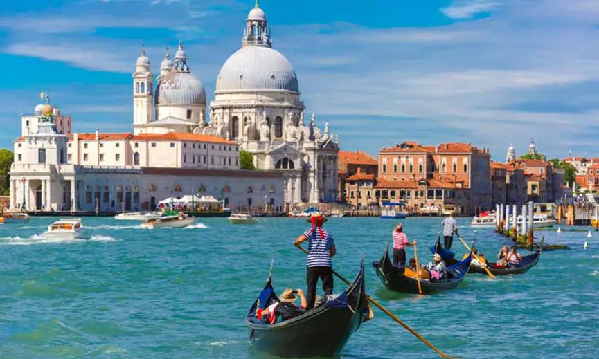 30 minute private gondola ride and romantic dinner Venice