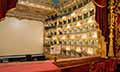 Visite avec un audioguide multilingue du Teatro La Fenice de Venise.